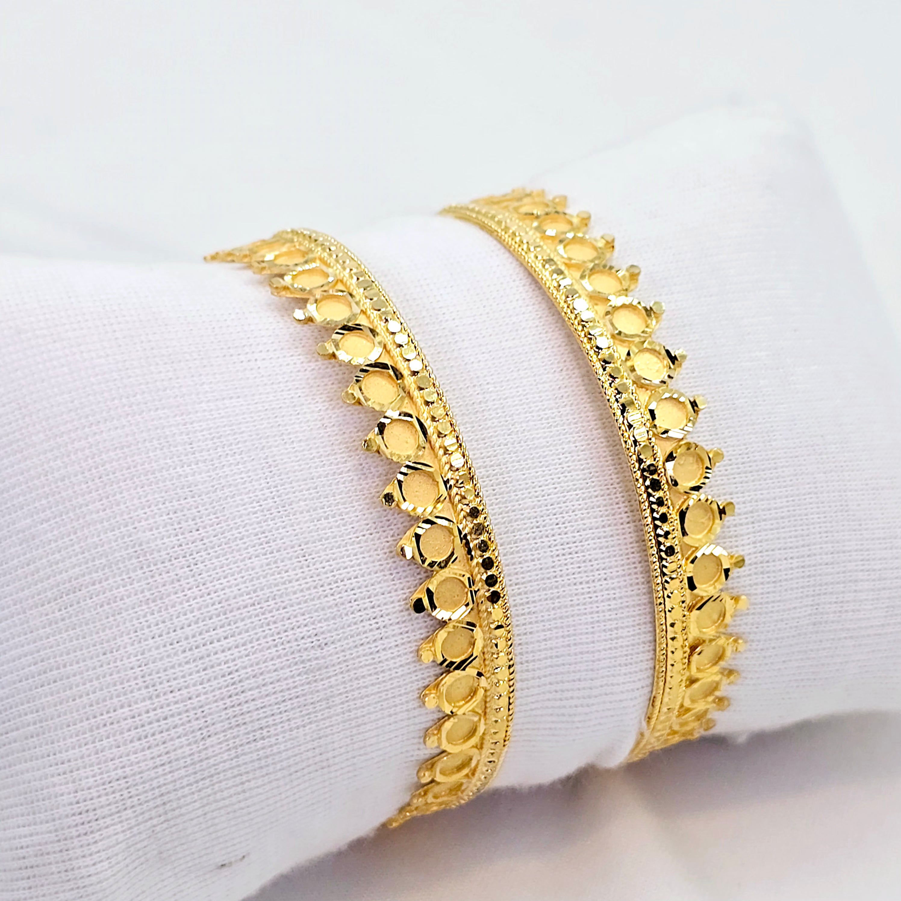 The Kinari Goldforming Bangle