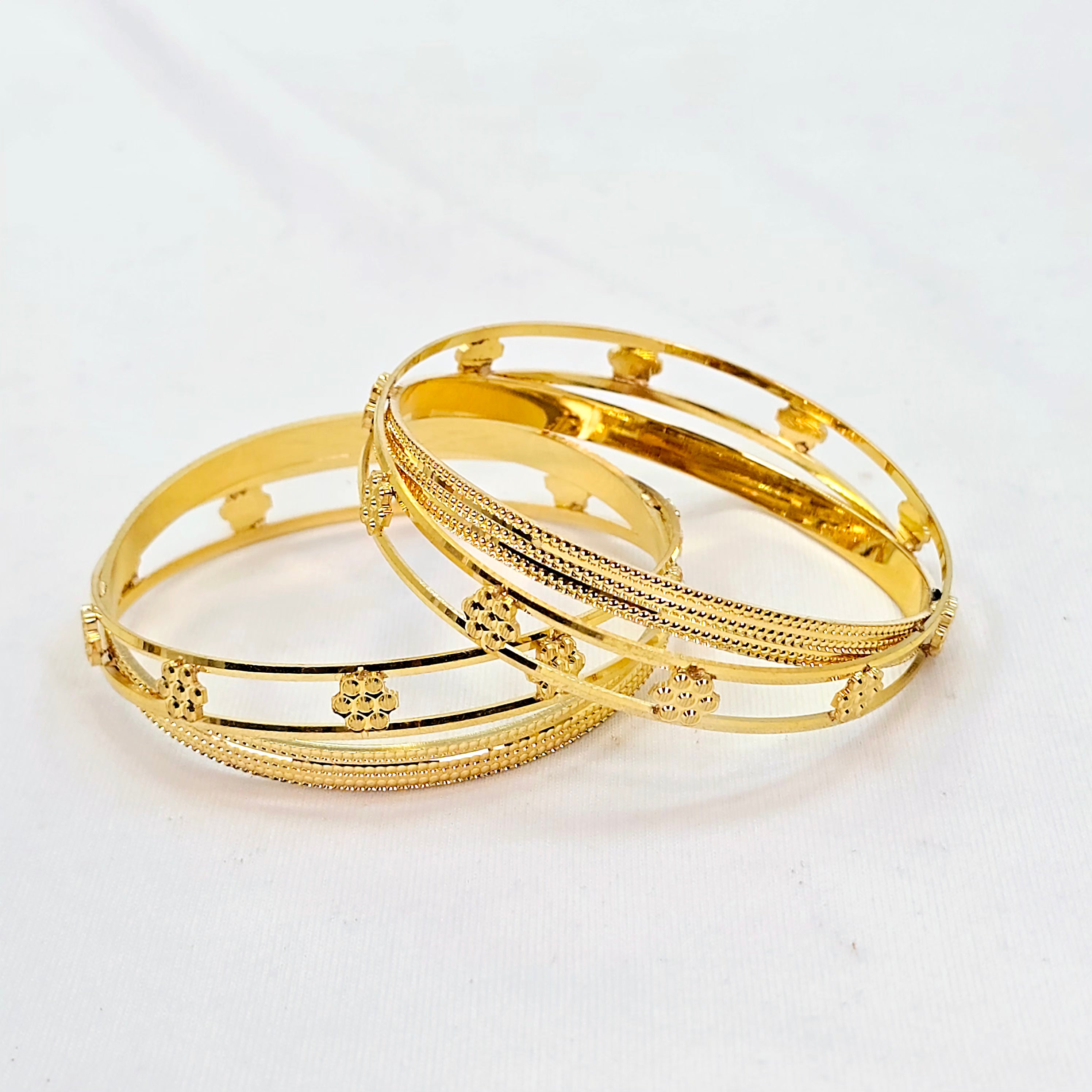 The Bhavika Goldforming Bangle