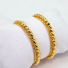 The Induja Goldforming Bangle