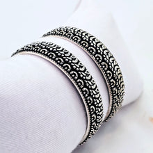 The Padmakshi Oxidized Bangle