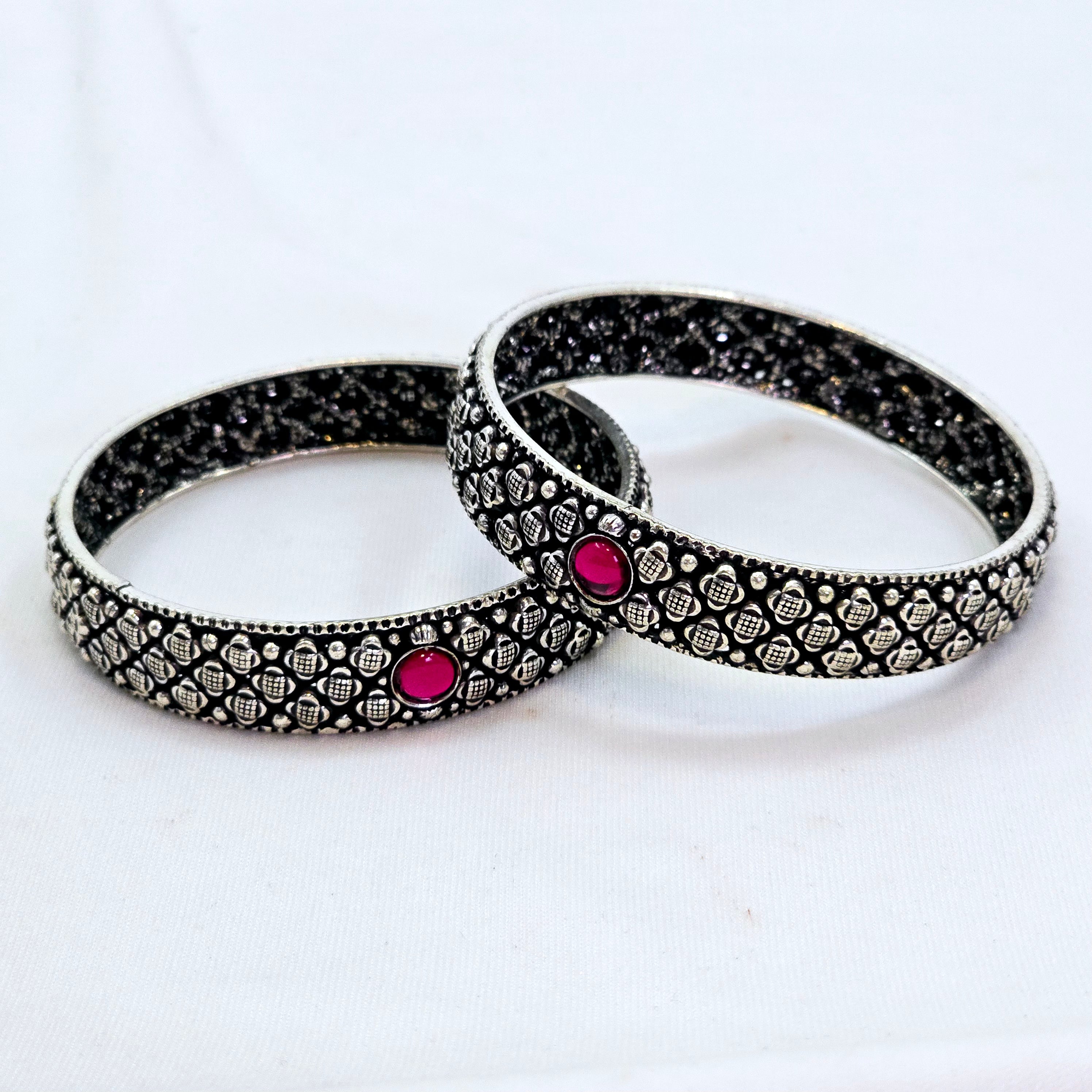 The Pavani Oxidized Bangle