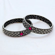 The Pavani Oxidized Bangle