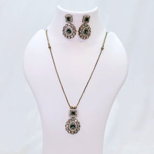 The Jime Victorian Polish Pendant Earring Set