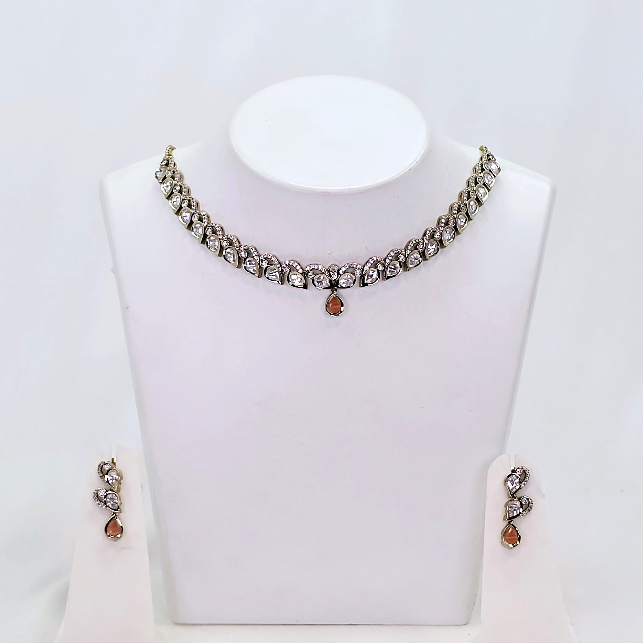 The Maniel Victorian Polish Necklace