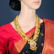 The Uchita Antique Goldforming Saaj