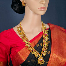 The Saachi Antique Goldforming Saaj