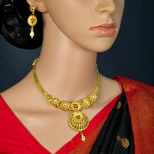 The Karina Goldforming Necklace