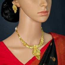 The Arpita Goldforming Necklace