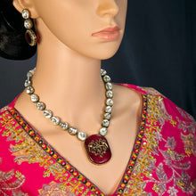 The Giana Victorian Polish Necklace