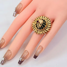 The Morakshi Kempu Ring