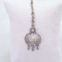 The Dilan Whitegold A.D Bindi