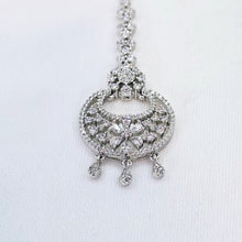 The Dilan Whitegold A.D Bindi