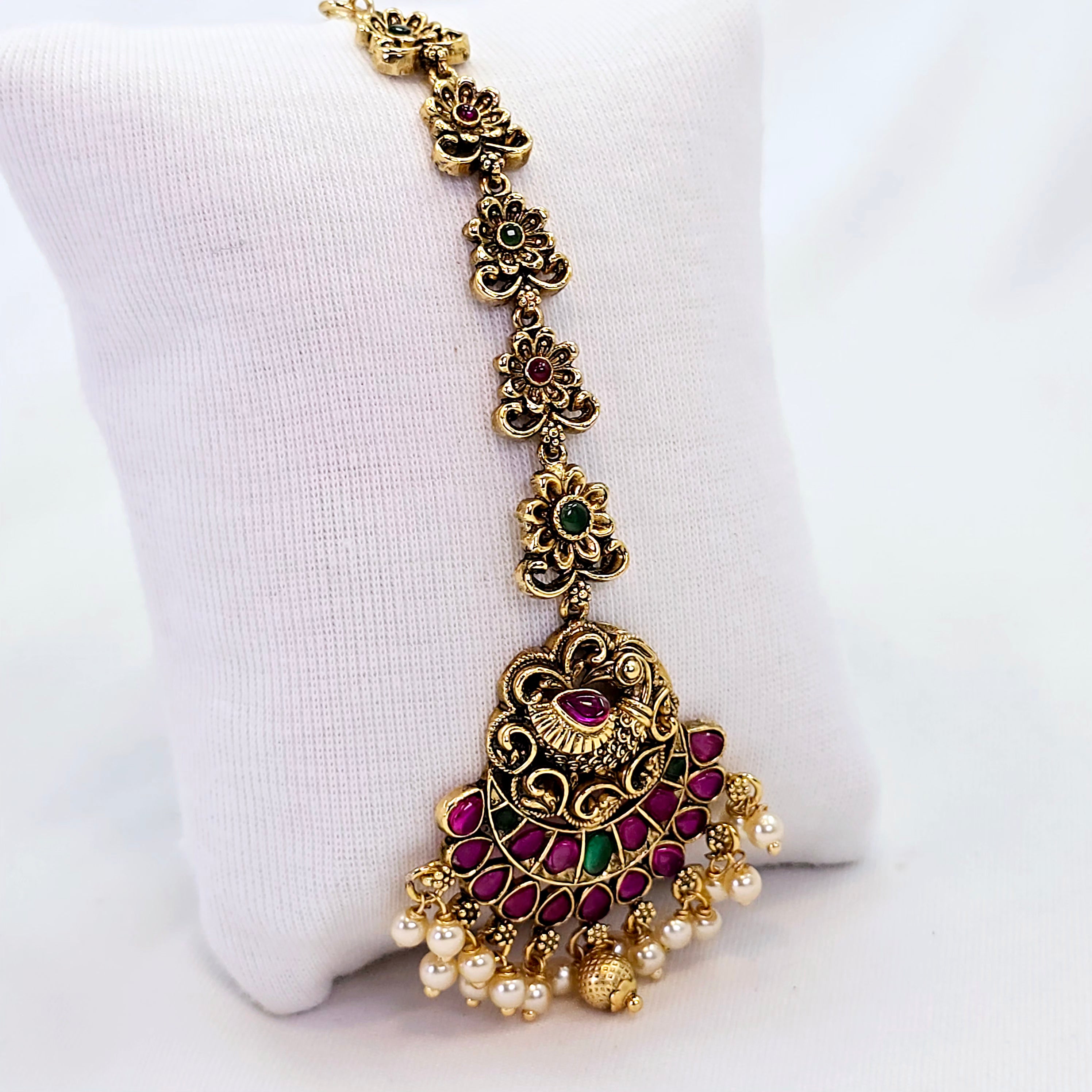 The Saima Kempu Bindi