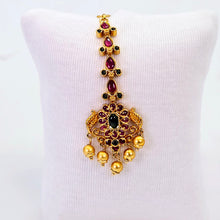 The Latifa Kempu Bindi