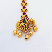 The Latifa Kempu Bindi