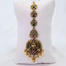 The Sumedha Kempu Bindi