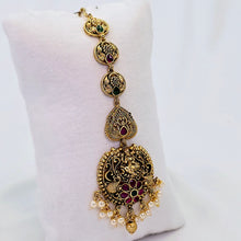 The Sumedha Kempu Bindi