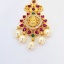 The Junaiya Kempu Bindi