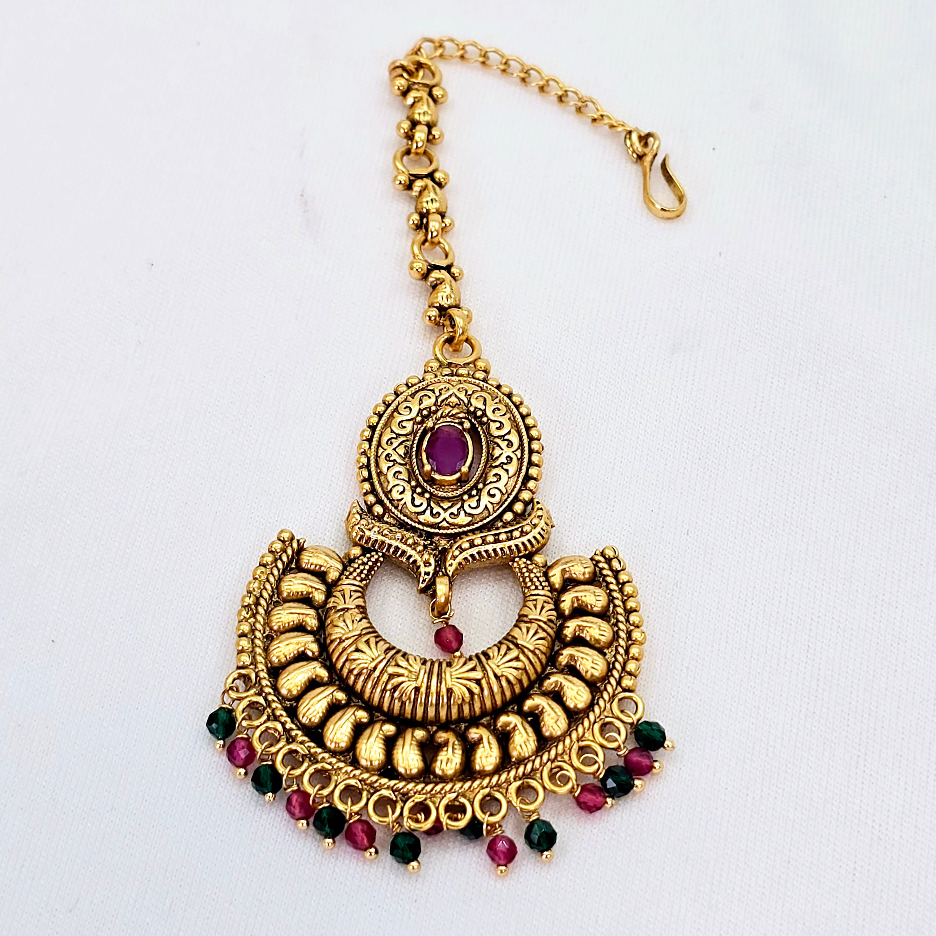 The Golnaaz Kempu Bindi