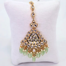 The dipika Kundan Bindi