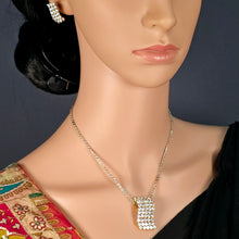 The Maria Yellowgold A.D Pendant Earring