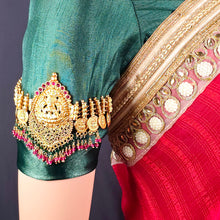 The Bela Kempu Bajuband