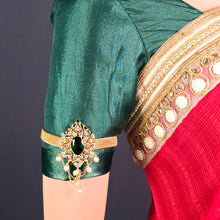 The Avnita Goldforming Bajubandh