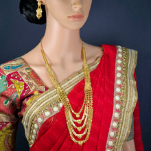 The Vinita Goldforming Ranihaar