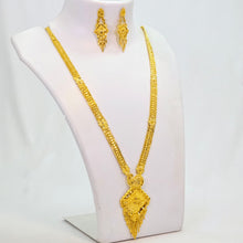 The Umika Goldforming Necklace