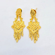 The Umika Goldforming Necklace