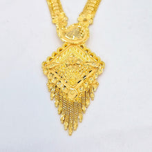 The Umika Goldforming Necklace