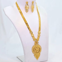 The Varada Goldforming Necklace