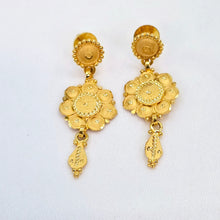 The Vedika Goldforming Necklace