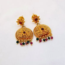 The Praniti Antique Goldforming Long Necklace