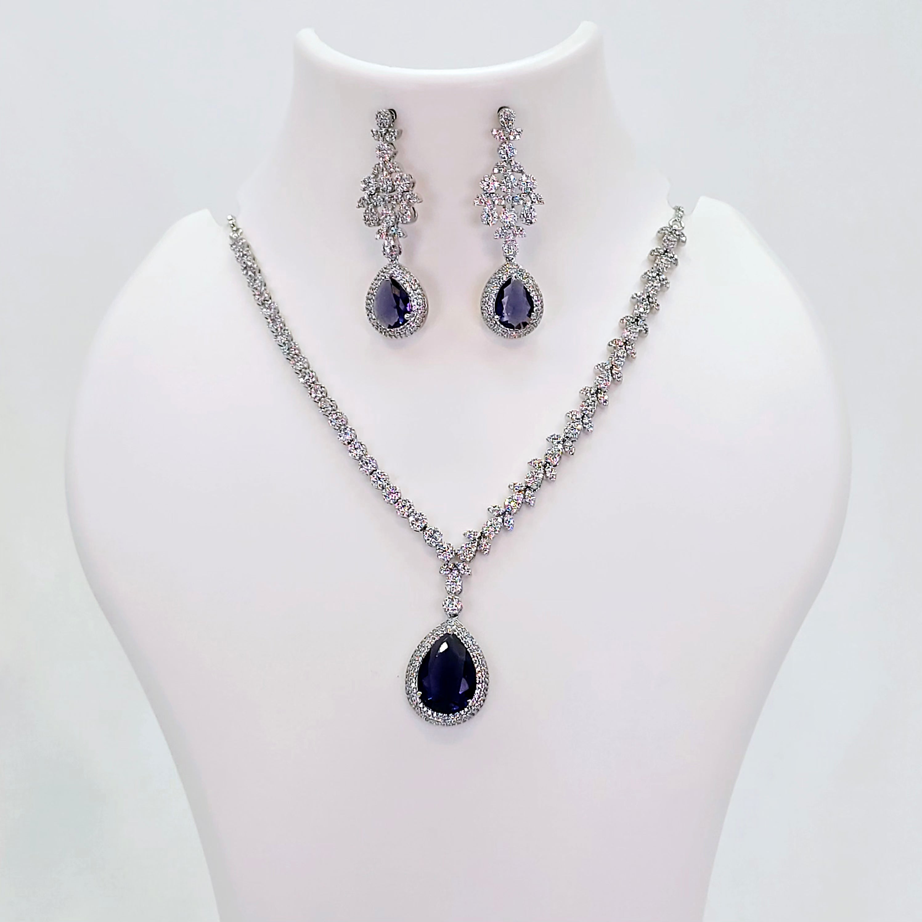 The Morgan Whitegold A.D Necklace