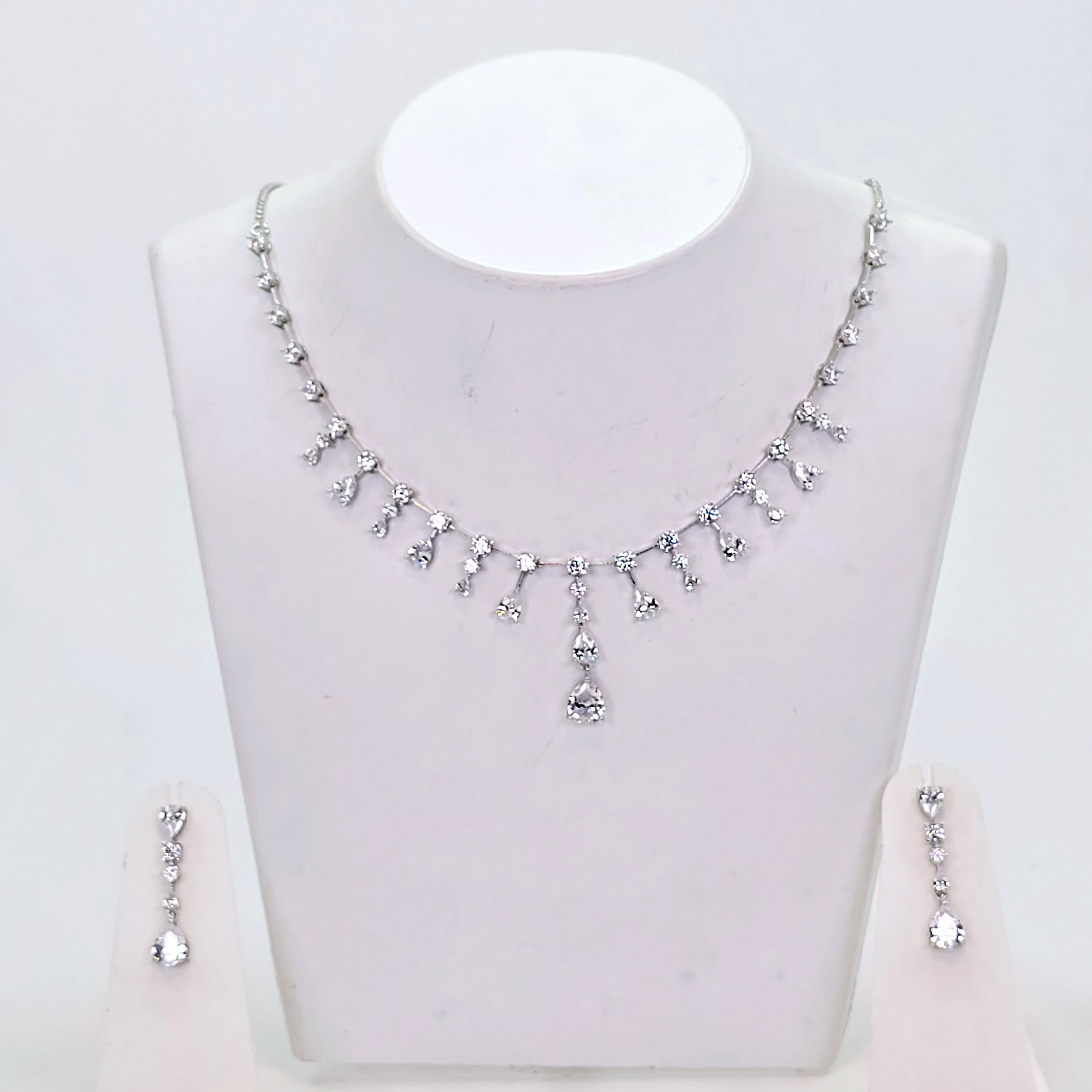 The Jemma Whitegold A.D Necklace