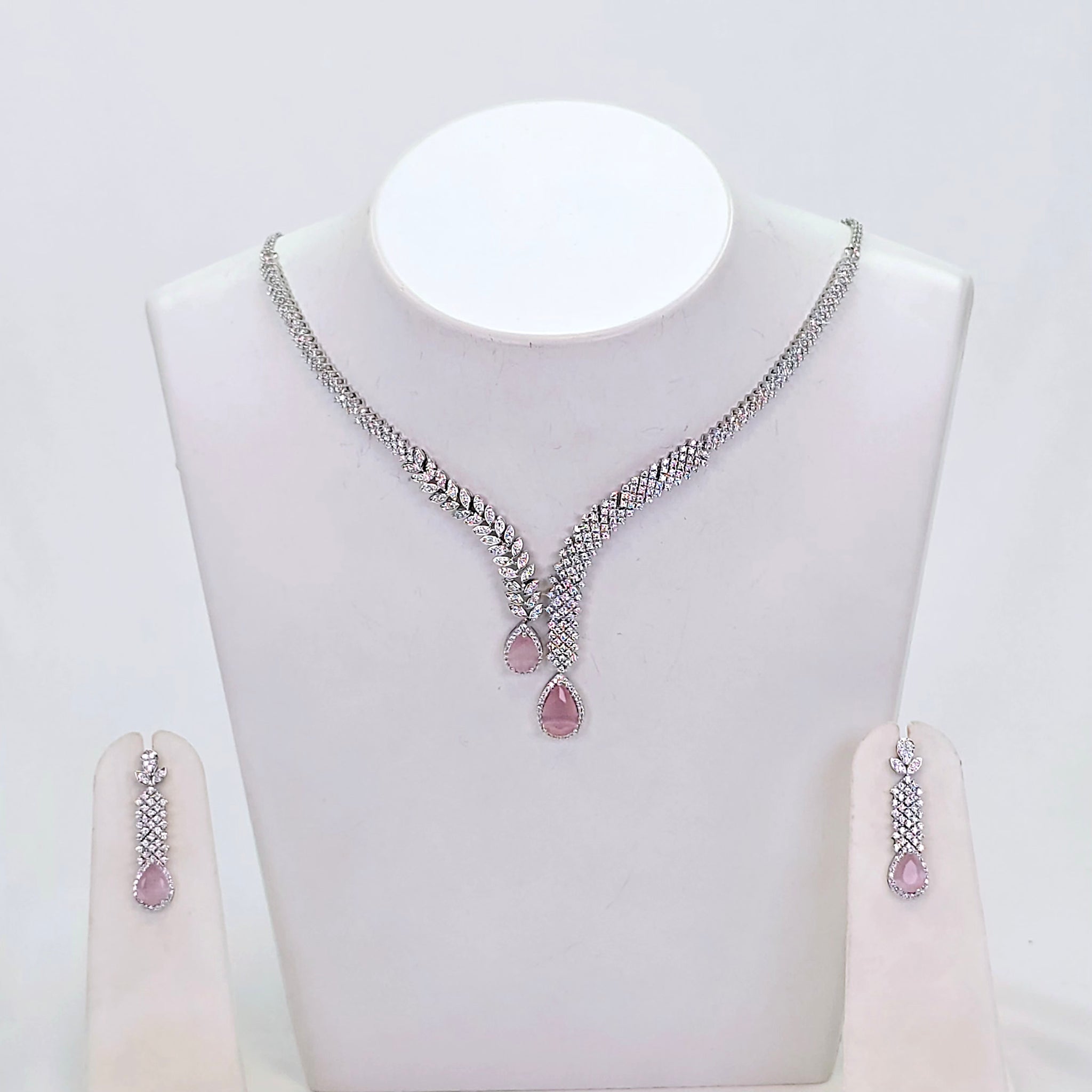 The Jill Whitegold A.D Necklace