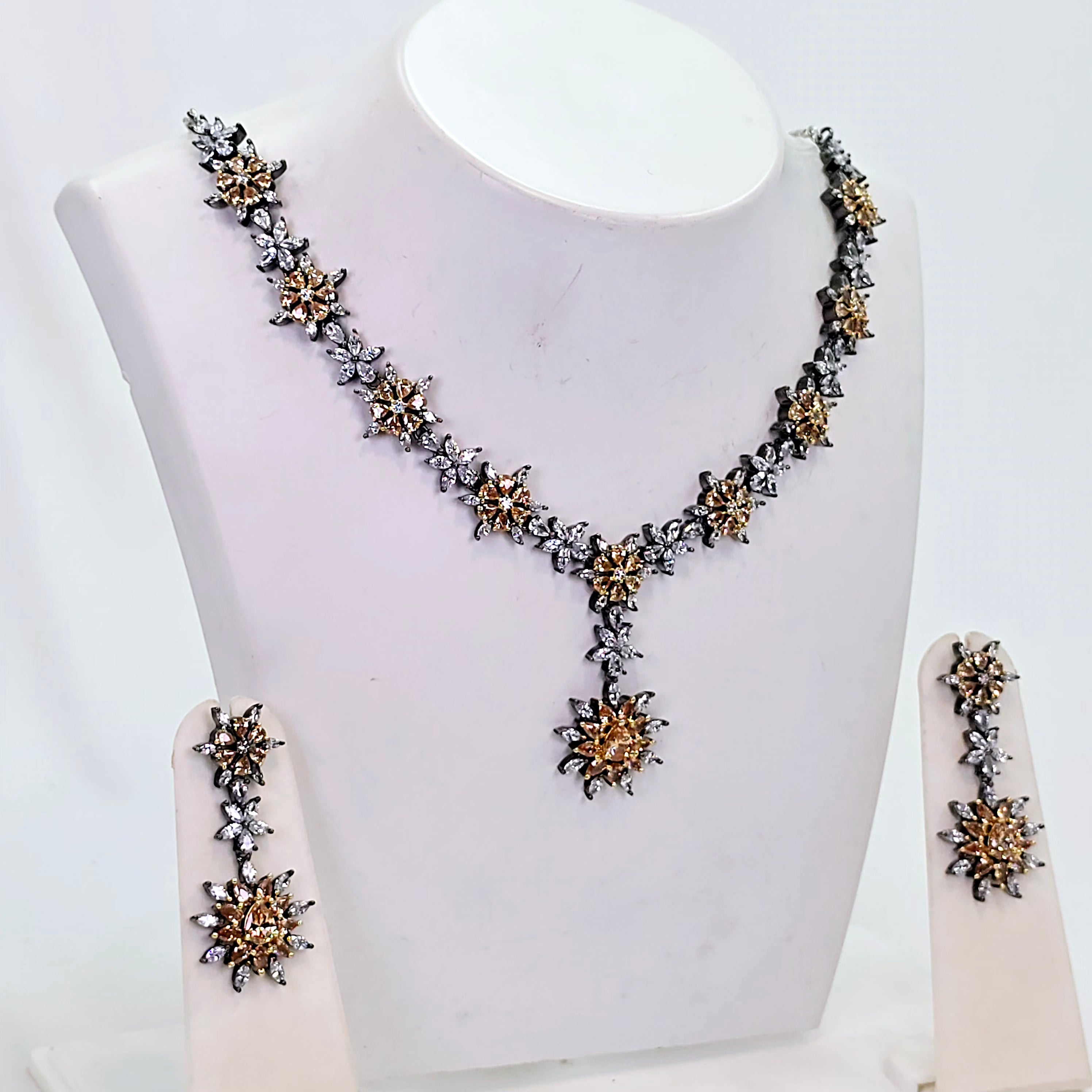 The Saphira Blackgold A.D Necklace