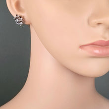 The Yasti Whitegold A.D Earring