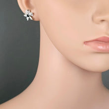 The Mallory Whitegold A.D Earring
