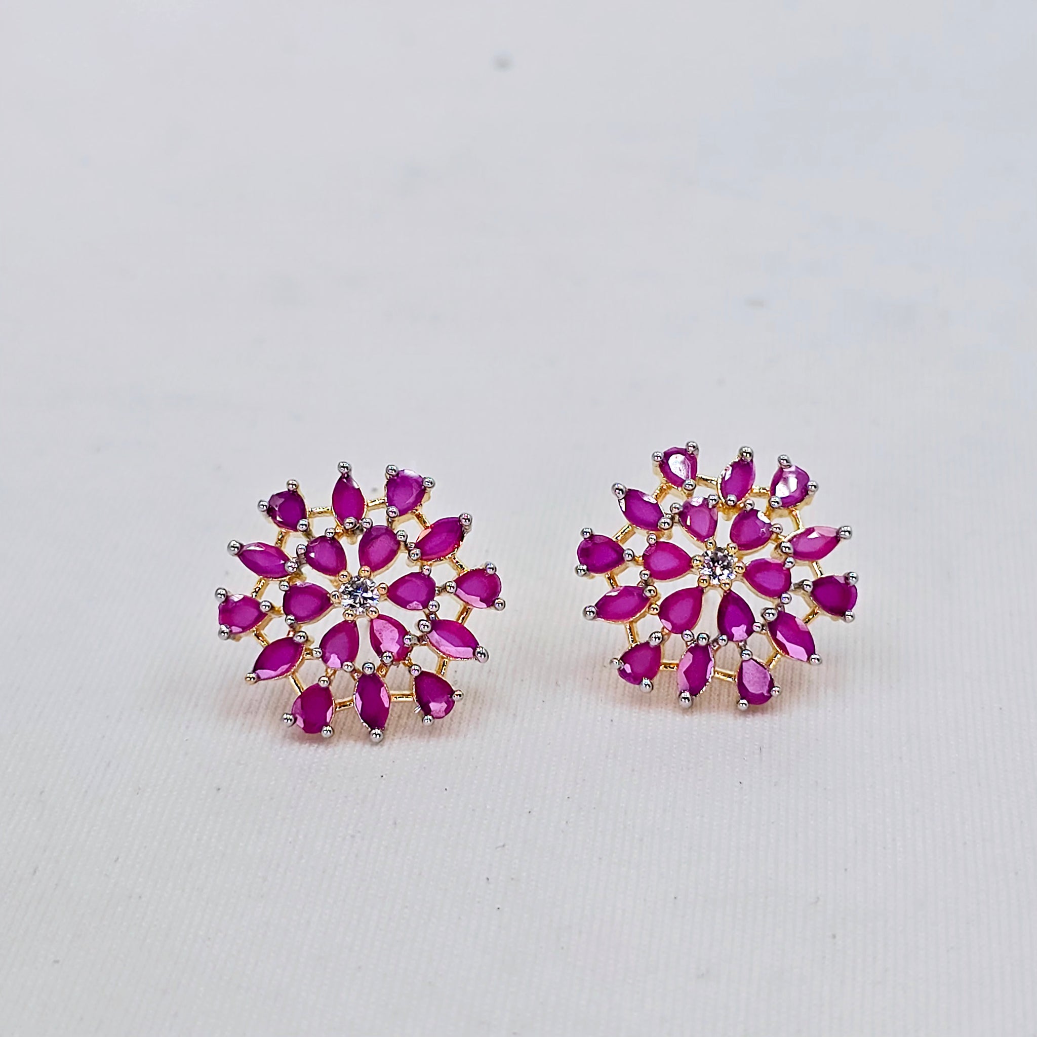 The Salome Yellowgold A.D Earring