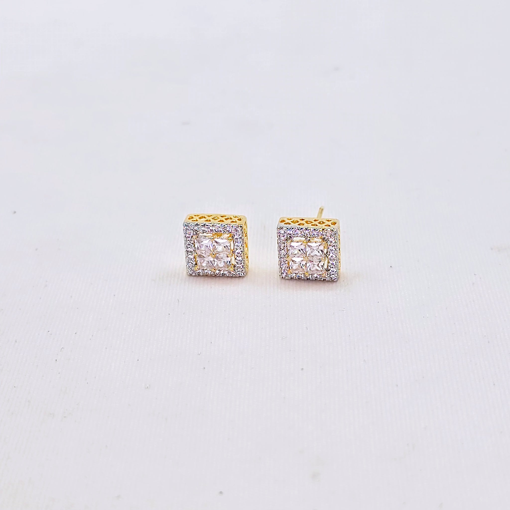 The Sian Yellowgold A.D Earring
