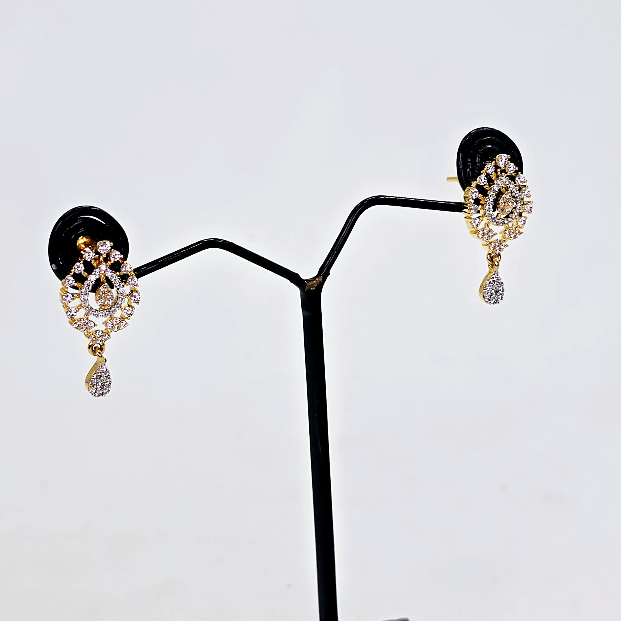 The Seneca Yellowgold A.D Earring