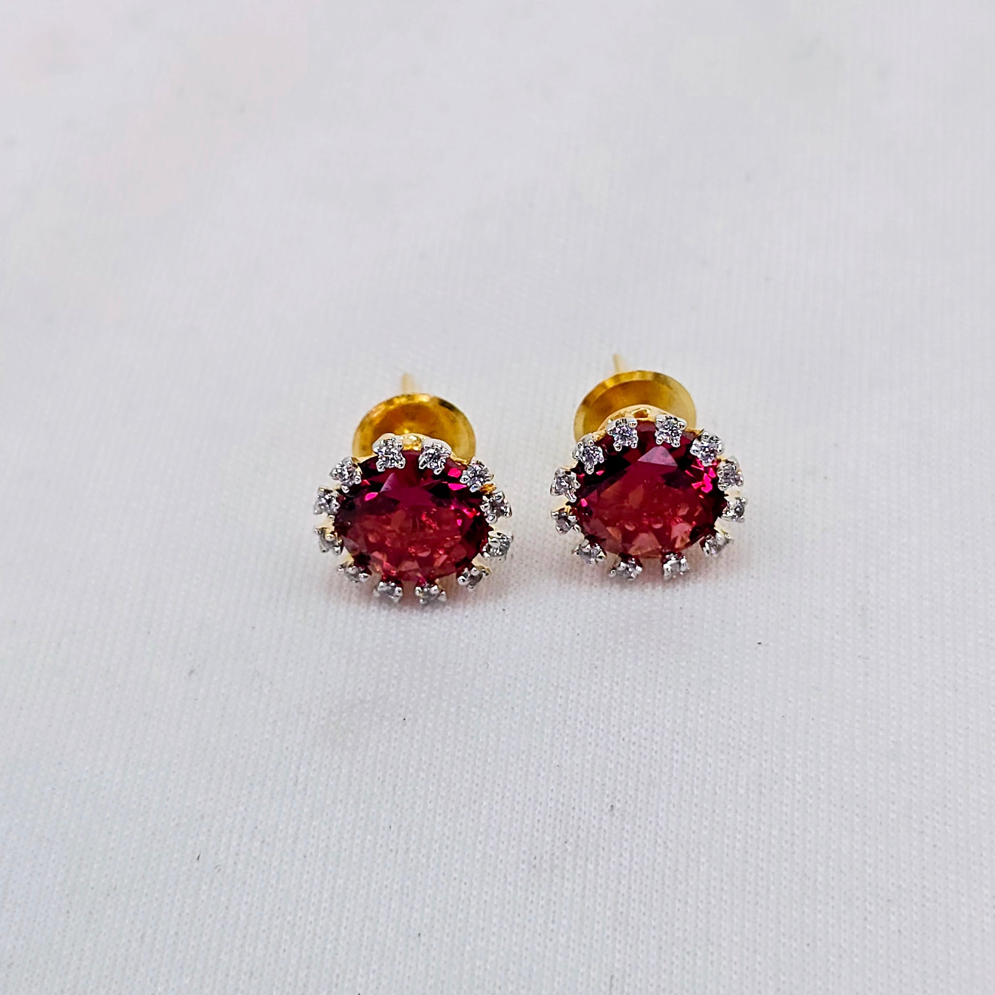 The Sabine Yellowgold A.D Earring