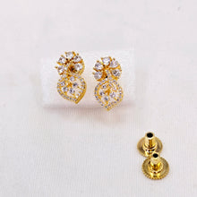 The Sabrina Yellowgold A.D Earring