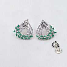 The Nissi Whitegold A.D Earring