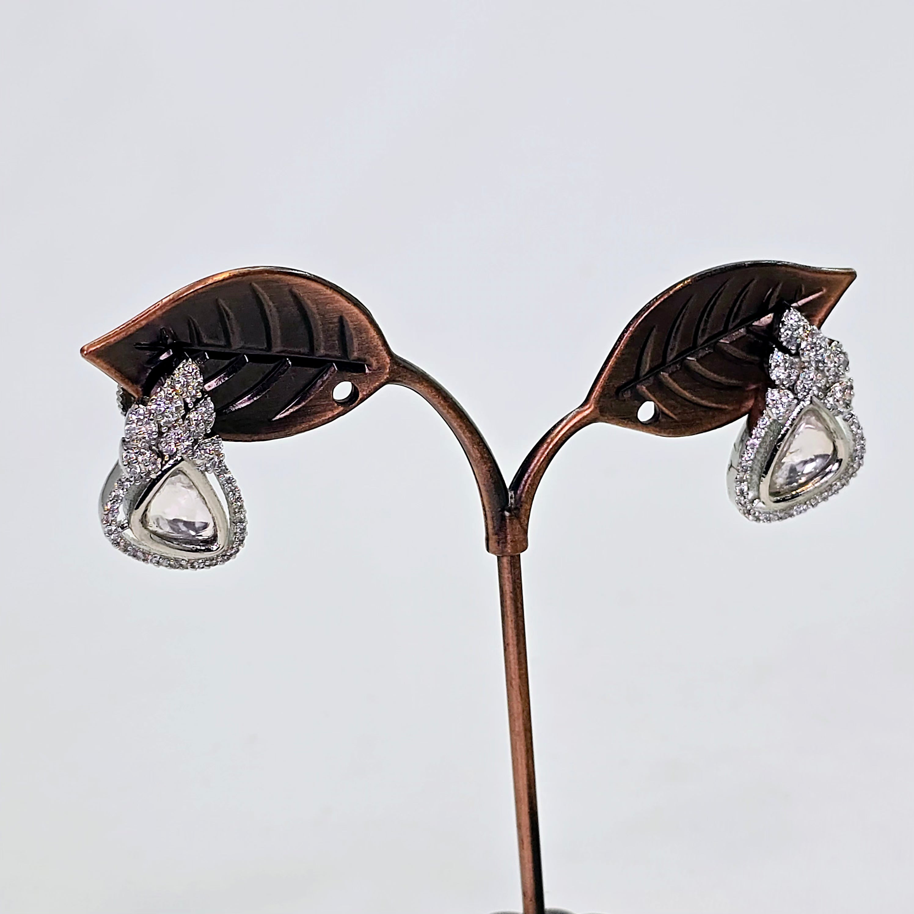 The Nivi Whitegold A.D Earring