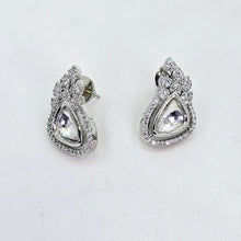The Nivi Whitegold A.D Earring