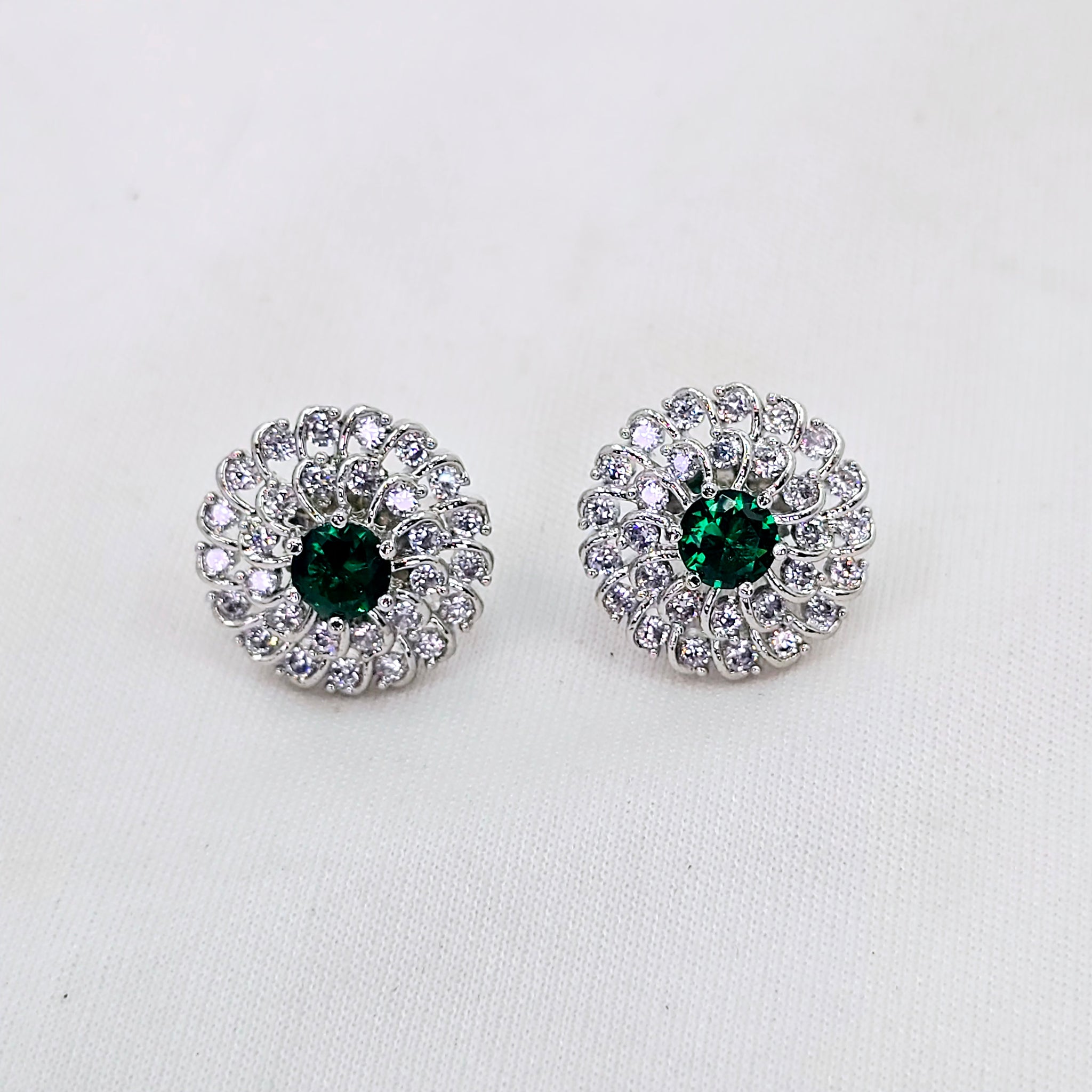 The Merida Whitegold A.D Earring