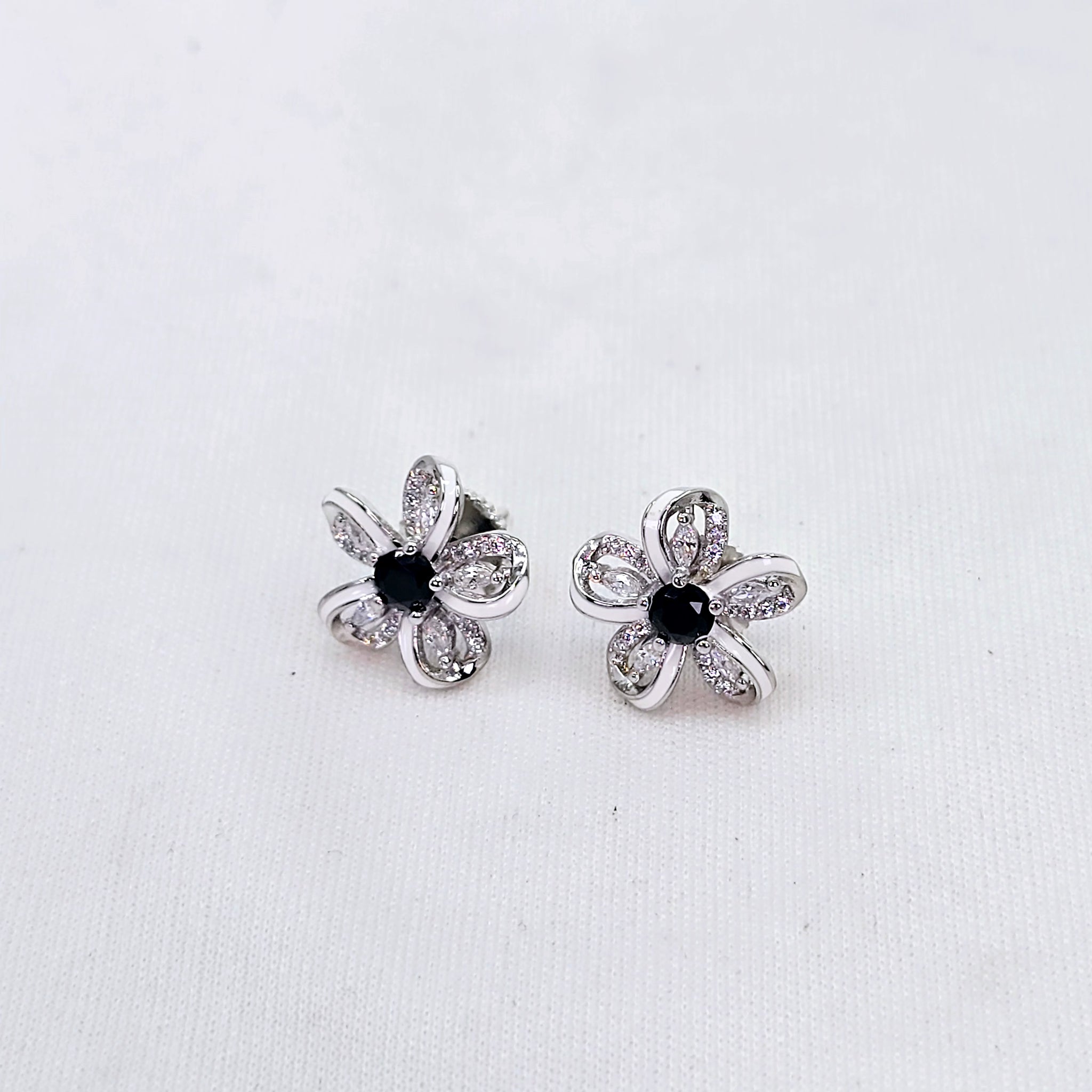The Mallory Whitegold A.D Earring